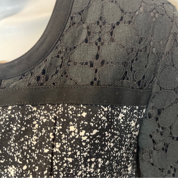 Woman's Cato Lace Scoop Neck Long Sleeve Full Zip Blazer Sz 2. Under lining - Picture 10 of 10